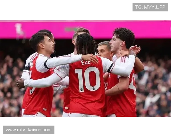 阿森纳名宿赖特称赞球队表现：完全把对手踢碎了